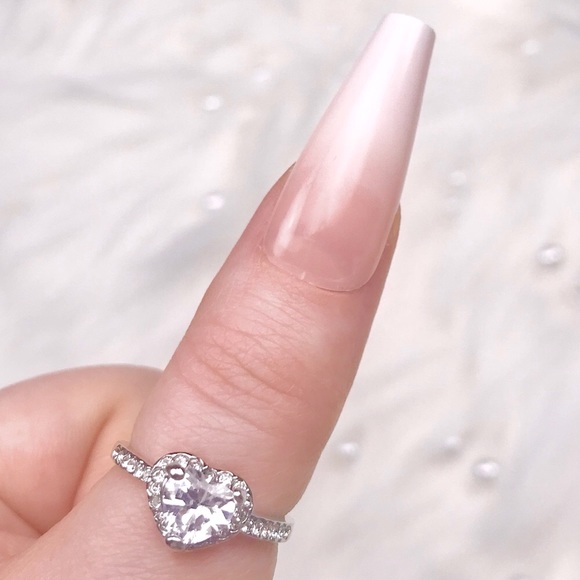 Jewelry - 🧡10/$45🧡NEW CZ Heart Halo Crystal Silver Ring
